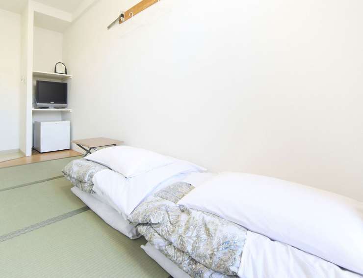 room1920-1-740x566.jpg